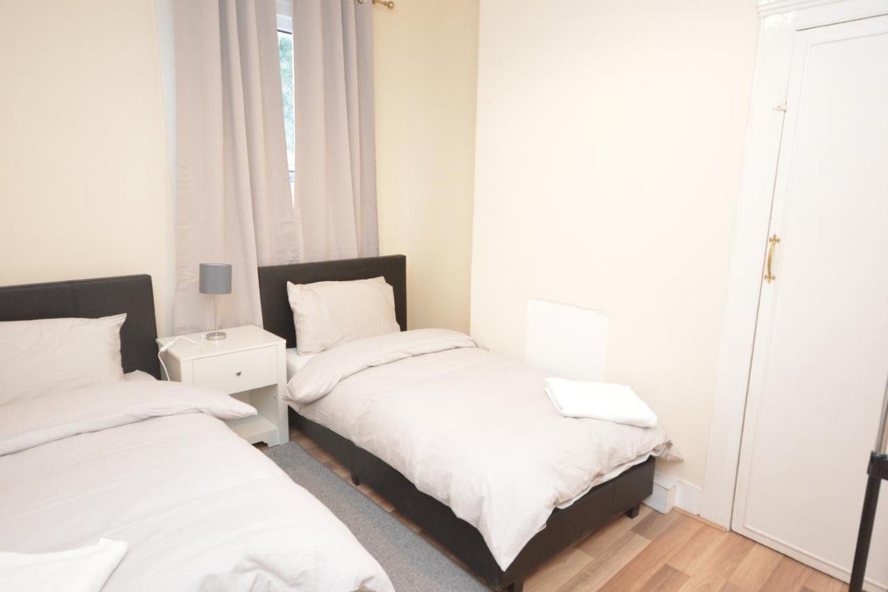 Cheerful 4 Bedroom House In Greater Λονδίνο Εξωτερικό φωτογραφία