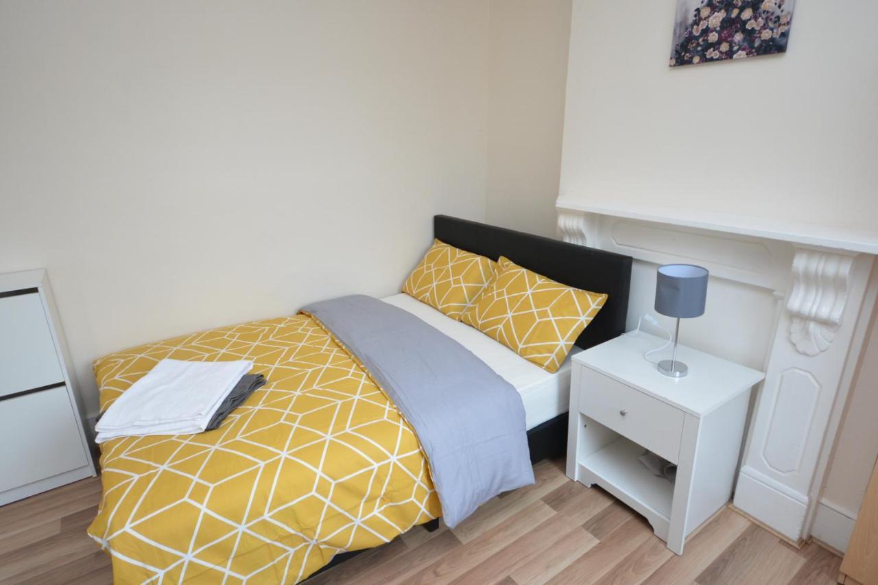 Cheerful 4 Bedroom House In Greater Λονδίνο Εξωτερικό φωτογραφία